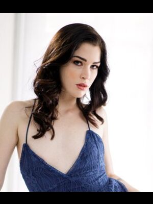 Evelyn Claire