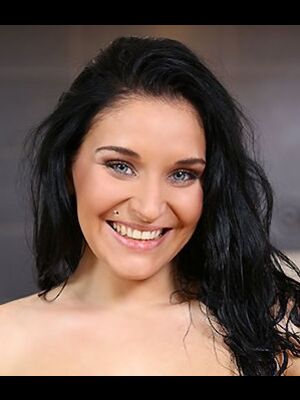 Lucia Denvile
