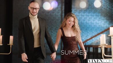 Emiri a Lily rozťahujú nohy a nechajú si vyprcať dierky v divokej trojke