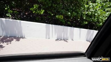 Verejná mrdacka v buse