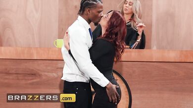 Sexy Alexis Fawx a jej drsný trest – brutálna análna mrdkačka v súdnej sieni