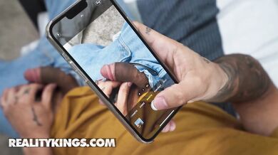 Skylar Vox a jej divoká jazda na maskovanom parťákovi po nepodarenom vtipe