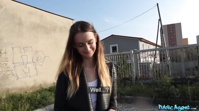 Nadržaná prdelka mi okamžite postavila vtáka a pripravila ma na poriadnu mrdkačku