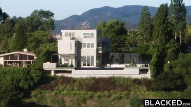 Sexy Braylin Bailey a jej prvá skúsenosť s obrovským nástrojom