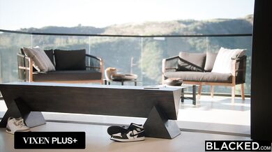 Sexy Braylin Bailey a jej prvá skúsenosť s obrovským nástrojom