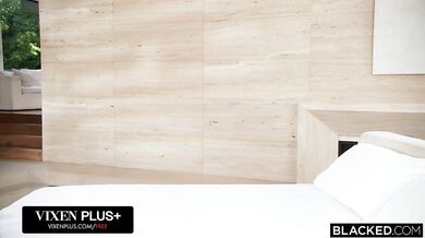 Savannah Bond a jej premiérový sendvič s dvomi obrovskými čiernymi penismi naraz