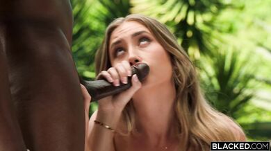 Lily Phillips a jej drsný debut, kde si podala masívneho čierneho čuráka