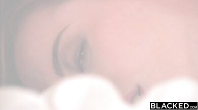 Lottie Magne a Lolly Small v divokej jazde s dvomi masívnymi čiernymi penismi