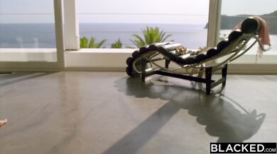 Lya Missy a jej domáce porno s masívnym čiernym penisom