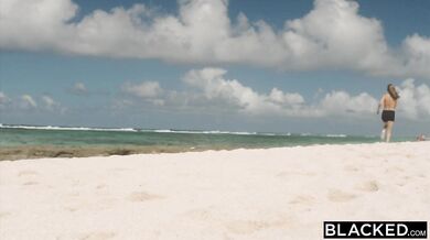 Cayenne Klein a jej neplánovaná jazda s obrovským čiernym penisom počas dovolenky