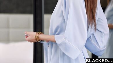 Sexy kráska Lina Luxa a jej dve vášne