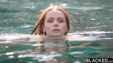 Kráska, ktorá sa nedokáže ovládať a ide tvrdo po svojom cieli