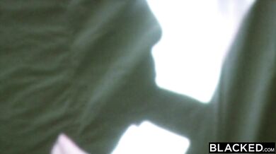 Spoločne si podali obrovský čierny penis