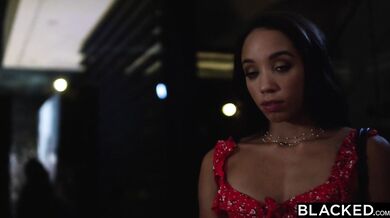 Spoločne si podali obrovský čierny penis