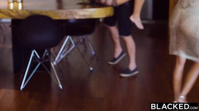 Agatha Vega a jej prázdninová jazda