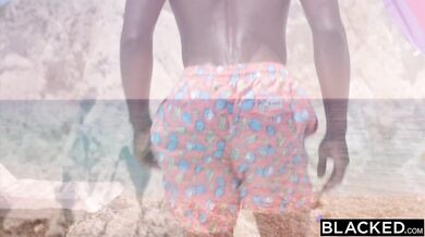 Angelika Grays a jej plážové dobrodružstvo