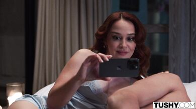 Minni Joy v akcii ukazuje svoj perfektný zadok pri drsnej mrdkačke