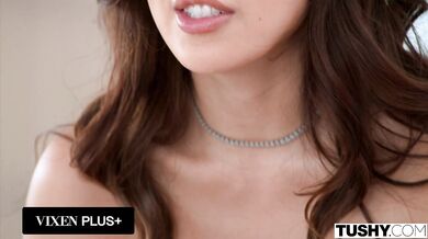 Nicole Doshi s luxusnými krivkami a jej divoká jazda zakončená análnym roztiahnutím