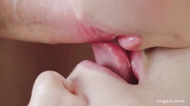 Emma White, Evelin Elle a Sofilie v divej hromadnej jebačke