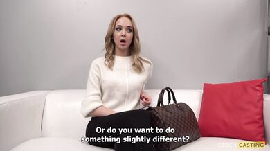 Štíhla blondínka Tatiana z Česka si užíva hriešnu jebačku