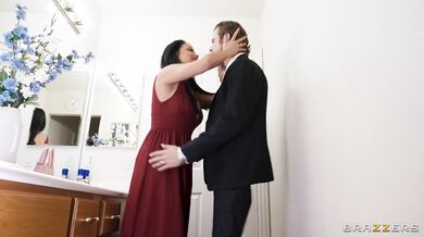 Anissa Kate ako perfektná manželka, ktorá sa doma rozhodne nenudí