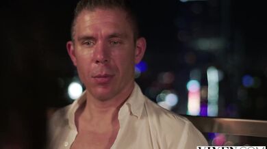 Nadržaná študentka Alexis Tae a jej prvý drsný anál na internáte