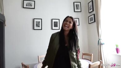 Chloe Lamour a jej výstavné silikóny v dráždivej prehliadke