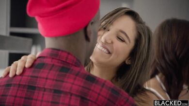 Abella, Keisha a Karlee v brutálnej jebačke s dvoma BBC