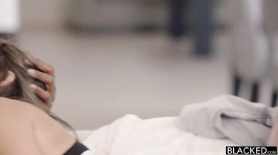 Abella, Keisha a Karlee v brutálnej jebačke s dvoma BBC