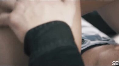 Stacy Cruz v luxusnom artovom pornu