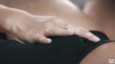 Stacy Cruz v luxusnom artovom pornu