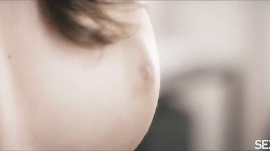 Stacy Cruz v luxusnom artovom pornu