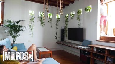 Prichytenie pri masturbácii končí tvrdou jebačkou od Paola