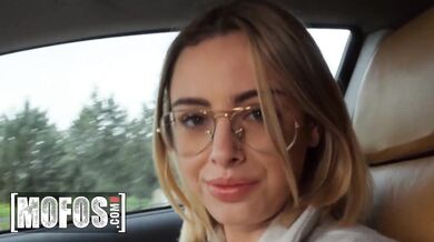 Lya Missy si osedlala Jordiho a rajtovala na ňom tak dlho, kým z neho nevystriekal posledný mililiter