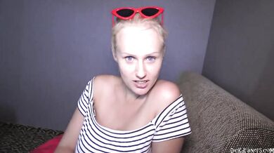 Angel Wicky doučuje študenta tak tvrdo, až jej z toho zliskal tvár mrdkou