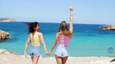 Sexy české hviezdy a ich vášnivé lízanie v hrejivom svetle zapadajúceho slnka