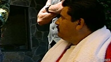 Dva penisy v jednej babe pri bazéne vo vintage štýle