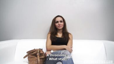 Aneta a jej starostlivosť o penis pred kamerou