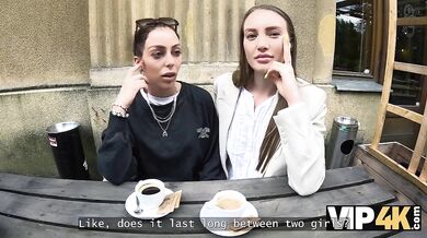 Drsné análne mrdanie vonku pred ľuďmi