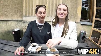 Drsné análne mrdanie vonku pred ľuďmi