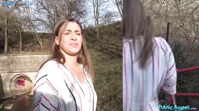 Mrdanie Josephine Jackson za peniaze po tom, čo ukázala kozy