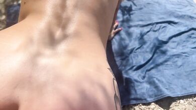 Sex medzi neznámymi ľuďmi priamo na pláži