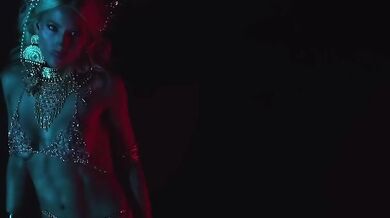 Ivy Wolfe a jej zmyselný nárez