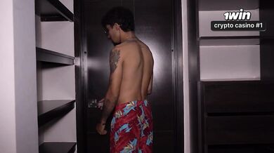 Keď vystrelíš z macechy v kúpeľni vtip a ona namiesto hnevu zhodí uterák a chce tvoj penis