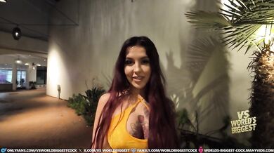 Luna Legend polyká masívny penis