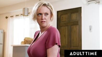 Dee Williams si najskôr prstila kundu pri videu a potom sa nechala brutálne vymrdať