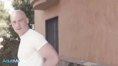 Drobnučká manželka zdvihla manželovi náladu poriadnou šukačkou