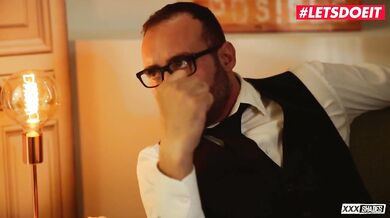 Haley Hill a jej vášnivý sex s partnerom počas párovej terapie