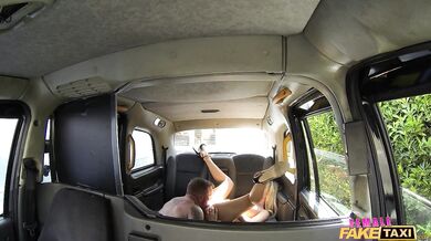 Nadržaná vodička chce namiesto platenia tvoj sladký výstrek