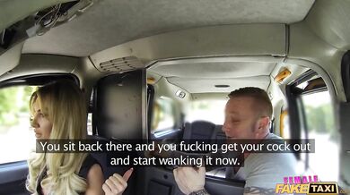 Nadržaná vodička chce namiesto platenia tvoj sladký výstrek